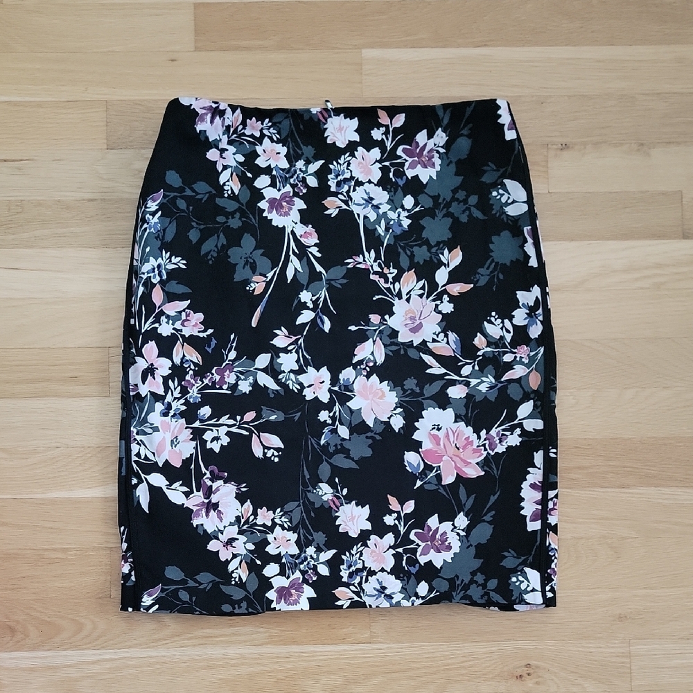 White House Black Market Pink and White Knee-Length Pencil Skirt